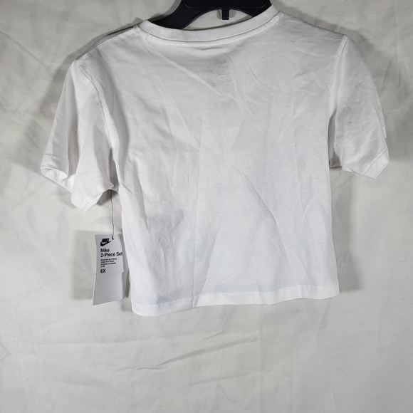 New With Tags, Girls Size 6X Nike Floral Two-Piece Shirt And Short Outfit Set - Picture 3 of 5